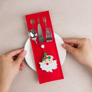 Husa decorativa pentru set tacamuri Flippy, model Mos Craciun, material poliester, 25 x 8.5 cm, rosu - Img 2