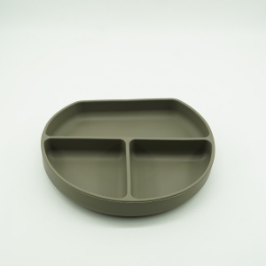 Set 8 piese diversificare bebelusi si copii din silicon Flippy, baveta, farfurie compartimentata cu ventuza, bol cu ventuza, tacamuri din lemn si silicon, cana pentru gustari, fara alergeni, verde inchis - Img 3
