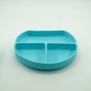 Set 8 piese diversificare bebelusi si copii din silicon Flippy, baveta, farfurie compartimentata cu ventuza, bol cu ventuza, tacamuri din lemn si silicon, cana pentru gustari, fara alergeni, albastru - Img 6