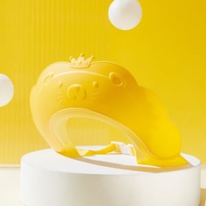Viziera de Protectie Baie Pentru Copii, Fippy, Model Coronita Leu, Dimensiune ajustabila, Durabil, Usor de curatat, Impotriva Samponului, pentru Ochi si Urechi, TPE+PP, 21x20.5 cm, Galben - Img 2