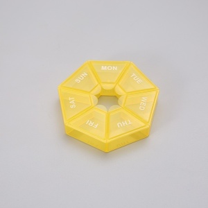 Cutie separator medicamente cu zilele saptamanii, Flippy, Plastic, 7 compartimente, Galben - Img 2