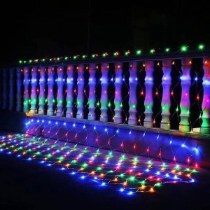 Instalatie Craciun, Tip Plasa, IP 44, 28 x 1 m, 1120 LED-uri, Multicolor, 8 jocuri de lumini, Transformator fara telecomanda, Interconectabila, Prelungitor 3 m inclus, Fir transparent, Flippy - Img 1