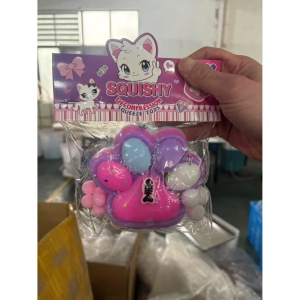 Jucarie Antistres Squishy, Flippy, cu Revenire Lenta, Model Labuta de Pisica, cu Pestisor, 220g, 12.5 x 10.5 cm Squeeze Pinch Family, Ambalaj Transparent, Roz-Multicolor - Img 9
