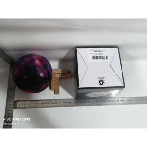 Lampa de veghe in forma de luna cu stele 3D Moon Light, alimentare baterii, stand din lemn inclus, 14 cm, Flippy - Img 7