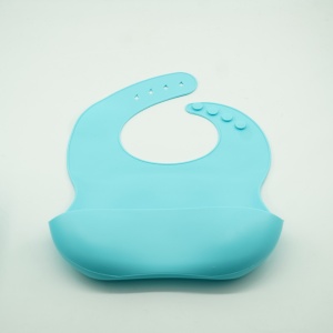 Set 8 piese diversificare bebelusi si copii din silicon Flippy, baveta, farfurie compartimentata cu ventuza, bol cu ventuza, tacamuri din lemn si silicon, cana pentru gustari, fara alergeni, albastru - Img 7