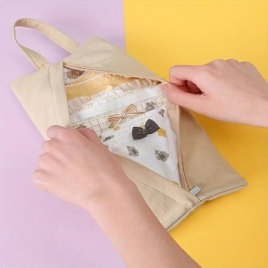 Geanta de Depozitare, Flippy, Pentru Haine Mici, Lenjerie, Sosete, Cosmetice, Impermeabila, cu Maner, 10x20x3 cm, Crem - Img 3