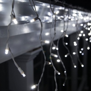 Instalatie Craciun, 6 m, 192 Led-uri ,Franjuri, Alb rece, 8 jocuri de lumini, Transformator cu telecomanda, Interconectabila, Prelungitor 5 m inclus, Fir Negru, Flippy - Img 8