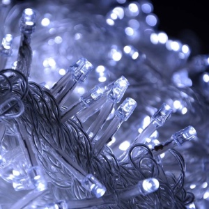Instalatie Craciun Turturi, IP44, 4 m, 132 Led-uri ,Perdea Franjurata, Alb rece, 8 jocuri de lumini, Transformator 31 V, Putere 9 W, Interconectabila, Interior/Exterior, Prelungitor 3 m inclus, Fir Transparent, Flippy - Img 8