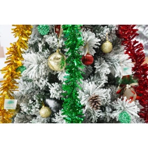 Set brad artificial de Craciun si elemente decorative, nins, decorat cu conuri pin, pentru interior/exterior, inaltime 210 cm, diametru 131 cm, 630 ramuri, Flippy, alb/verde, suport metalic inclus - Img 3