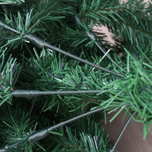 Brad de Craciun artificial cu suport inclus Flippy, 120 cm, 240 ramuri/varfuri, material plastic, suport clasic, fara iluminare, utilizat pentru interior/exterior, verde - Img 9