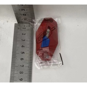 Cutter pentru Cutii, Flippy, Varf Rotunjit si Zimtat, Tip Breloc, 6.5x3.5 cm, Rosu - Img 3