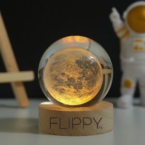 Lampa LED Decorativa, Flippy, cu Bila de Cristal cu Diametru 6cm, Model Luna 3D, Alimentare USB, Suport din Lemn, Lumina Alb Cald - Img 6
