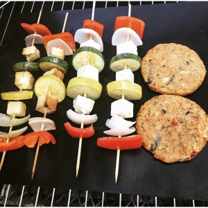 Set 4 Folii Antiaderente din Teflon, Flippy, Multifunctionale, Rezistente la Apa si Temperaturi Ridicate, pentru Gratar, Cuptor, BBQ Grill, 40x33 cm, Negru - Img 9