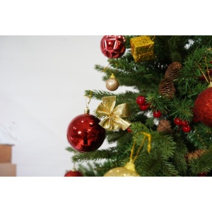 Set brad artificial de Craciun si elemente decorative, decorat cu conuri pin rosii, inaltime 210 cm, diametru 137 cm, 1172 ramuri, Flippy, verde, suport metalic inclus - Img 4