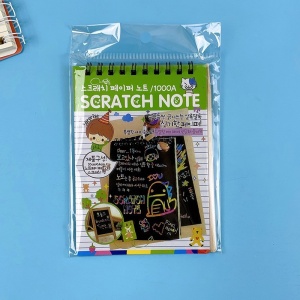 Caiet cu fise razuibile Flippy, DIY Magic Scratch, 12 File, Curcubeu, Creion din Lemn, Cartonase negre, 14.5 x 10 cm, verde - Img 6