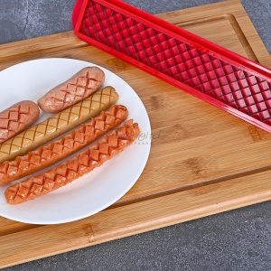 Feliator manual pentru hot-dog Flippy, crestare carnati si hot-dog, manual, potrivit pentru gratar, 29.5 x 6.5 cm, din inox si ABS, rosu - Img 6