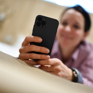 Husa protectie compatibila cu Apple iPhone 11 Pro Max Liquid Silicone Case Negru - Img 3