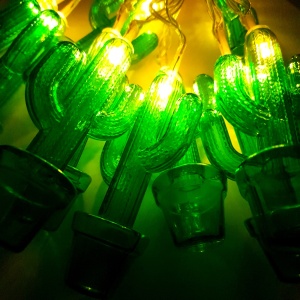 Instalatie de Craciun cu Baterii Fir Transparent Tip Sir 1.5 m 10 LED -uri Cactus Alb Cald - Img 3