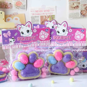 Jucarie Antistres Squishy, Flippy, cu Revenire Lenta, Model Labuta de Pisica Pufoasa, 12.5x10.5 cm, 220g, Squeeze Pinch Family, Ambalaj Transparent, Mov-Multicolor - Img 6