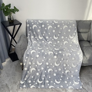 Patura Fosforescenta, Flippy, Moale, Pufoasa, Lumineaza in Intuneric, 1.5x2 m, Model Cer Instelat, Gri - Img 3