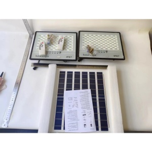 Set 2 proiectoare LED cu Panou Solar Flippy, Senzor de miscare, Telecomanda, Waterproof, 322*2 LED-uri incorporate, 200W, 30*24 cm, IP67, Design Modern, Negru - Img 8