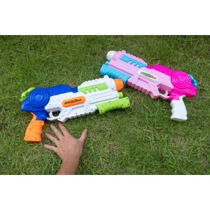 Set 2x Pistol cu Apa pentru Copii, Rezervor, Pentru Piscina/Plaja, Flippy, 6ani+, Roz + Albastru, 1000 ML - Img 2