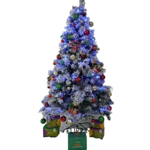 Set brad artificial de Craciun si elemente decorative, nins, decorat cu conuri pin, pentru interior/exterior, inaltime 210 cm, diametru 131 cm, 630 ramuri, Flippy, alb/verde, suport metalic inclus - Img 1