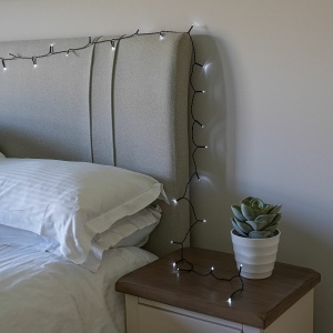 Instalatie de Craciun liniara Yoto, 10 m, din care 1 m cablu priza 220V, 100 LED, 8 jocuri de lumini, controler, fir negru, alb rece - Img 9