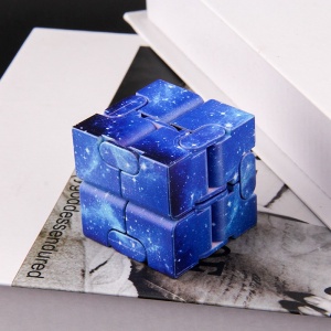Jucarie Interactiva Antistres cu Miscari Infinite, Cub Magic, 3 ani, 4x4x4cm, Albastru - Img 3