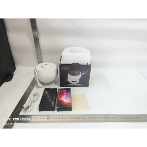 Lampa Tip Proiector Galaxie, Flippy, pentru Dormitor, Tematica Cer Instelat, Model Glob, HD, Rotire 360 de Grade, 20 de Imagini, Incarcare USB, 10 W, 15x15 cm, Alb - Img 2