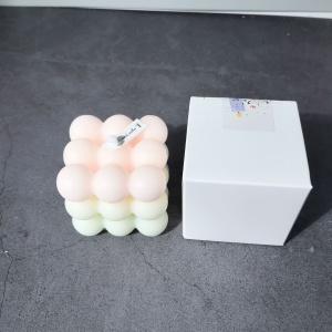 Lumanare Parfumata, Flippy, din Ceara De Soia, Model Cub, Gradient in 3 Culori Pale, 6x6x6 cm, Aroma de Piersici, Bej - Img 2