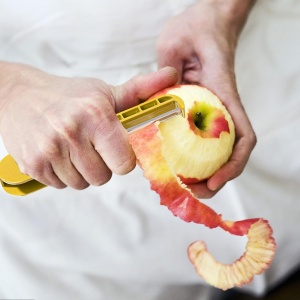 Peeler pentru Legume si Fructe, Flippy, 3.6 x 9.1 cm, Multifunctional, Curatator Pliabil, din ABS si Otel Inoxidabil, Galben - Img 4