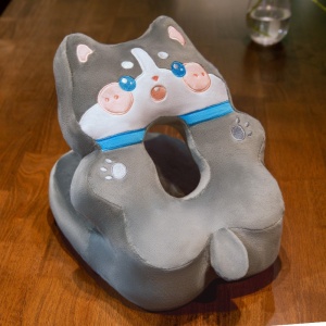 Perna din Spuma, Flippy, pentru Birou, Calatorii, Model Husky, Lavabila, Umplutura de Bumbac, Spatiu Cap in Forma de 8, 30x35x30 cm, Gri - Img 3
