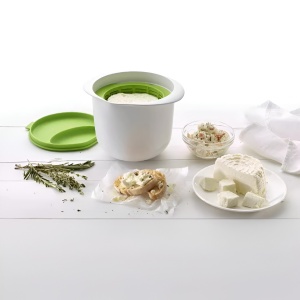 Recipient pentru Preparat Branza, Flippy, Capac de Silicon, Cheese Maker din Plastic, Strecuratoare, 17x14.5x12.8 cm, Alb - Img 3