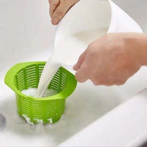 Recipient pentru Preparat Branza, Flippy, Capac de Silicon, Cheese Maker din Plastic, Strecuratoare, 17x14.5x12.8 cm, Verde - Img 3