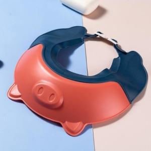Viziera de Protectie Baie Pentru Copii, Fippy, Model Purcelus, Dimensiune ajustabila, Durabil, Usor de curatat, Impotriva Samponului, pentru Ochi si Urechi, TPE+PP, 23x23 cm, Rosu - Img 2