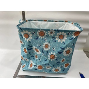 Cos depozitare, Flippy, Capac cu Snur, 175 L, Confectionat din Bumbac si un Strat Impermeabil, 50x50x70 cm, Albastru Deschis, Imprimeu Flori - Img 3