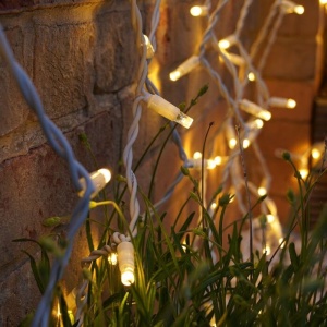 Instalatie Craciun, Tip Perdea, IP44, 3 m x 3 m, 240 LED-uri, Alb Cald, cu 8 jocuri de lumini, 31 V, 9W, Interconectabila, Prelungitor 3 m inclus, Fir transparent, Interior/ Exterior, Flippy - Img 2