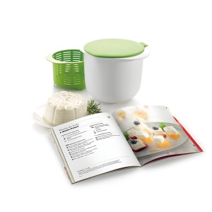Recipient pentru Preparat Branza, Flippy, Capac de Silicon, Cheese Maker din Plastic, Strecuratoare, 17x14.5x12.8 cm, Alb - Img 4