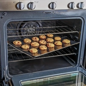 Set 4 Folii Antiaderente din Teflon, Flippy, Multifunctionale, Rezistente la Apa si Temperaturi Ridicate, pentru Gratar, Cuptor, BBQ Grill, 40x33 cm, Negru - Img 2