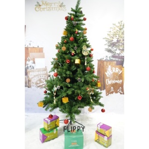 Set brad artificial de Craciun si elemente decorative, nins, decorat cu conuri pin, pentru interior/exterior, inaltime 210 cm, diametru 131 cm, 630 ramuri, Flippy, alb/verde, suport metalic inclus - Img 2