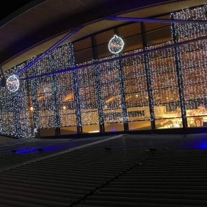 Instalatie Craciun Profesionala de Exterior IP65, Tip Perdea, 8m x 5m, 4000 Led-uri Mari, Alb rece, cu flash, Alimentator si prelungitor 6,5 m, Interconectabila, Fir negru, Flippy - Img 8
