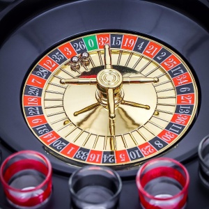 Joc de Baut Ruleta cu Pahare de Shot Flippy, 30 cm, Rosu/Negru - Img 6