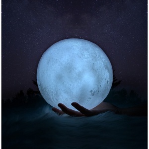 Lampa de veghe in forma de luna 3D Moon Light Alb Rece, alimentare baterii, stand plastic inclus, 8 cm, Flippy - Img 5
