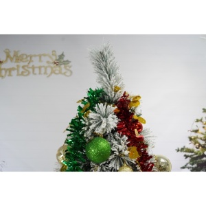 Set brad artificial de Craciun si elemente decorative, nins, decorat cu conuri pin, pentru interior/exterior, inaltime 210 cm, diametru 131 cm, 630 ramuri, Flippy, alb/verde, suport metalic inclus - Img 3