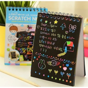 Caiet cu fise razuibile Flippy, DIY Magic Scratch, 12 File, Curcubeu, Creion din Lemn, Cartonase negre, 14.5 x 10 cm, albastru - Img 8