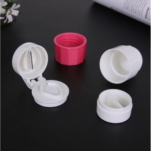 Cutie Pastile Multifunctionala, Flippy, 4 in 1, Pahar Apa, Taiere, Sfaramare, Depozitare, Compact, ABS cu Lama din Inox, Alb/Roz, 8.7x6.2x4.1 cm - Img 5