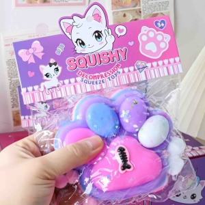 Jucarie Antistres Squishy, Flippy, cu Revenire Lenta, Model Labuta de Pisica, cu Pestisor, 220g, 12.5 x 10.5 cm Squeeze Pinch Family, Ambalaj Transparent, Roz-Multicolor - Img 6