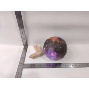 Lampa de veghe in forma de luna cu stele 3D Moon Light, alimentare baterii, stand din lemn inclus, 14 cm, Flippy - Img 6