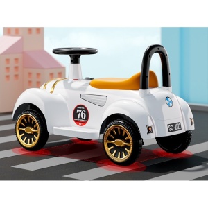 Masinuta Electrica Flippy, Model de Epoca, cu Acumulator, Sistem Anti-Rasturnare, Sistem de Lumini si Sunet, 1-5 Ani, 75 x 36 x 45 cm, Alb - Img 13